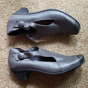 Naot Leather mary jane gray leather shoes size 10